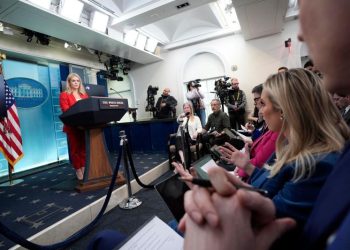 Casa Blanca impone nuevas reglas a medios y decidirá qué reporteros preguntan a Trump