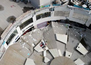 Centro comercial en Perú cuyo techo se desplomó y mató a 4 personas era “bomba de tiempo”