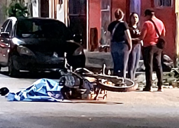 «Joven es ejecutado a balazos mientras circulaba en motocicleta en Cancún»