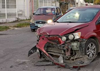 «¡Chofer de Taxi Choca e Intenta Huir en Chetumal!»
