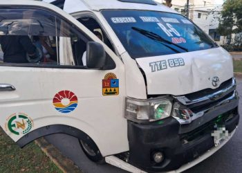 «6 Heridos en Violento Choque entre Combis de Transporte Público en Cancún»