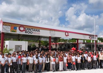 Cumple Mara Lezama promesa a estudiantes de CBTIS 272 “Sor Juana Inés de la Cruz”; les entrega domo nuevo prometido en meses anteriores