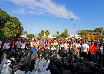 Deja huella el SQCS con limpieza del Boulevard Bahía de la capital del estado