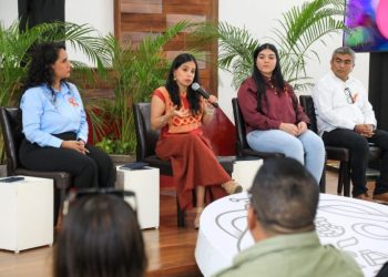 Dictan conferencia a servidores públicos de Solidaridad sobre violencia, discriminación y derechos de mujeres indígenas