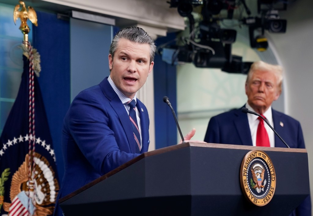 Pete Hegseth, secretario de Defensa de Estados Unidos, da un mensaje con la anuencia del presidente Donald Trump, hace un par de días