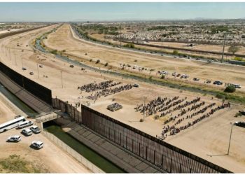 EE.UU. anuncia construcción de 127 km de muro fronterizo