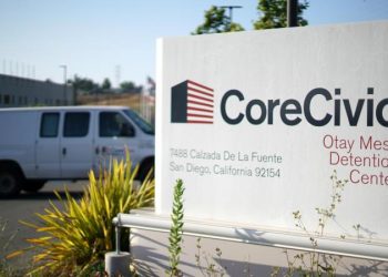 EE.UU. va por hacer centros de detención de migrantes en diez bases militares, según NPR