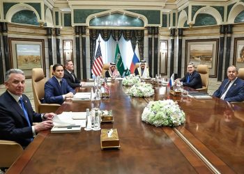 EE.UU. y Rusia acuerdan normalizar relaciones y poner fin al conflicto en Ucrania