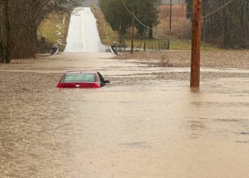 El este de EE.UU. enfrenta condiciones climatológicas severas, aludes e inundaciones