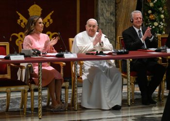 El papa Francisco encabeza la Cumbre Mundial de los Derechos de los Niños en el Vaticano
