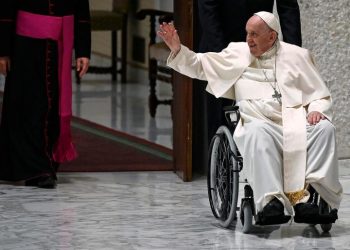 El papa necesita “reposo absoluto” y no pronunciará el Ángelus mañana domingo