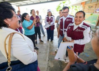 Entrega SEQ mobiliario y equipo a escuelas de la Ribera del Río Hondo para una educación más eficiente y efectiva en todo estado