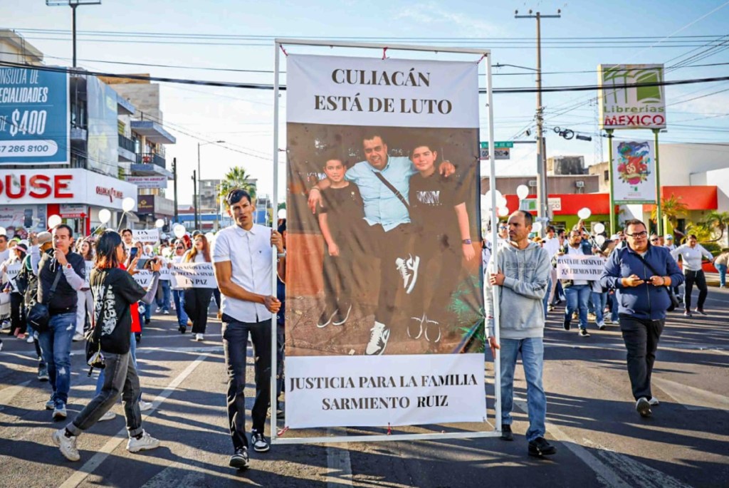 El asesinato de dos menores de edad y su padre fue el detonante de marchas exigiendo el fin de la violencia en el estado de Sinaloa