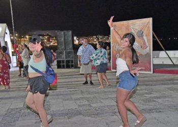 Fortalece la FPMC el tejido social con el tradicional baile “Cana al Aire”