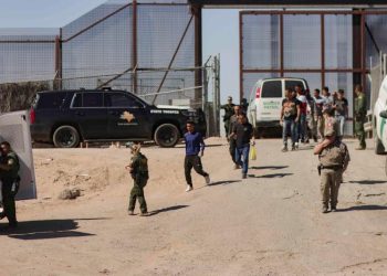 Gobierno de Trump dice que detuvo a 20 mil migrantes sin documentos en un mes