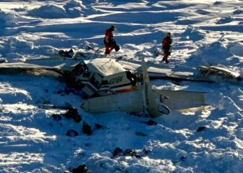 Hallan avión desaparecido en Alaska; confirman al menos tres muertos