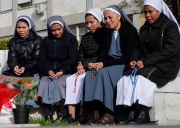 Iglesia pide orar, sin especular sobre salud de el Papa Francisco