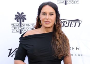 Lo que sabemos del drama de Karla Sofía Gascón y su ausencia en la temporada de premios