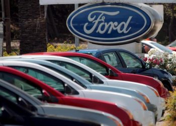 Los aranceles a México y Canadá añadirán 5 mil 790 dólares al precio de los vehículos en EE.UU.