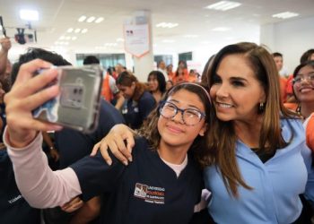 Mara Lezama entrega equipamiento a Universidad Politécnica de Quintana Roo, en beneficio de mil 760 estudiantes