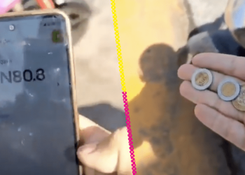 “Me está cobrando de más”: Lady 10 pesos acusa a repartidor de ratero