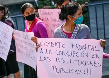 México reprueba en combate a la corrupción; cae al lugar 140 de 180 del IPC