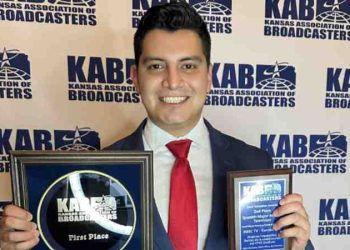 Muere el presentador deportivo Adán Manzano; cubría el Super Bowl