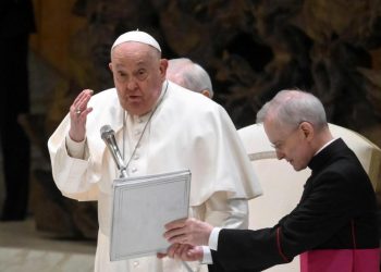 Papa Francisco denuncia que el mundo desarrollado muestra graves síntomas de crisis de humanidad