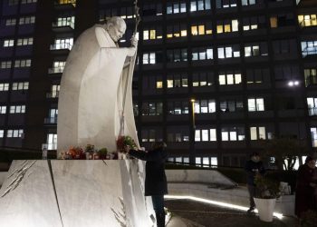 Papa Francisco tiene inicios de neumonía bilateral, revela el Vaticano tras nuevos estudios