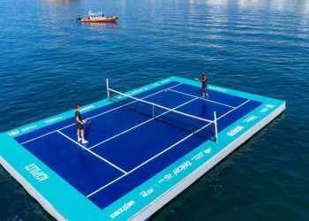 Pelotean Rune y Tiafoe en cancha flotante previo al Abierto Mexicano de Tenis