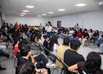 «¿Adiós Solidaridad? Universitarios Apoyan Renombrar el Municipio como Playa del Carmen»