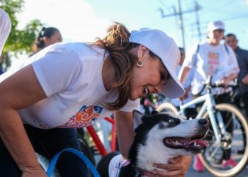 Ponen en marcha Mara Lezama y Ana Paty Peralta el “Paseo Cancunense” para fomentar la convivencia familiar y el deporte