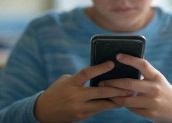 Prohibir las redes sociales para menores de 14 años, busca gober de Querétaro