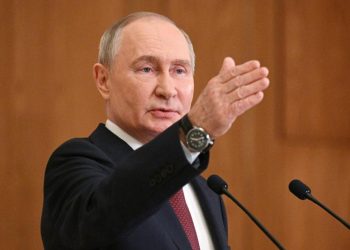 Putin se muestra dispuesto a abordar con Trump la reducción a la mitad del gasto militar