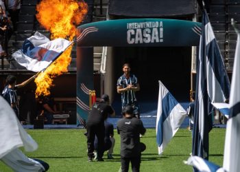 Rayados sorprende a Sergio Ramos con un desfile de caballos