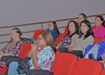 Realiza la FPMC conversatorio sobre violencia de género en el Museo de la Isla
