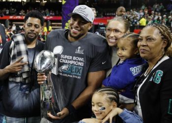 Saquon Barkley, estrella de Eagles, reprueba abucheos contra Taylor Swift en el Super Bowl