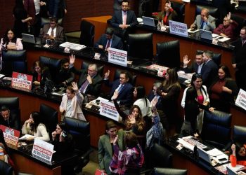 Senado aprueba reforma contra nepotismo; Morena y Verde aplazan a 2030 su entrada en vigor