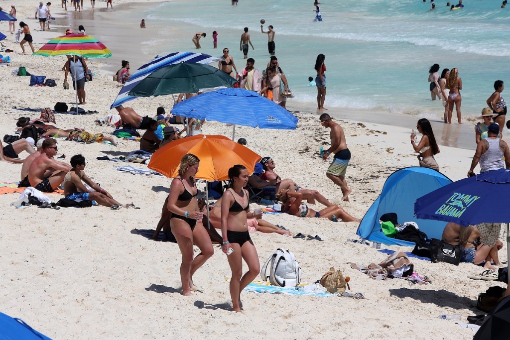 Las playas de Cancún se encuentran entre las preferidas de los springbreakers (Imagen de EFE, de archivo)