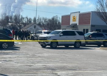 Tiroteo en oficina de licencias de conducir en Kentucky deja tres muertos