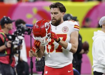 Travis Kelce evita hablar de su futuro y acepta que los Chiefs perdieron la chispa