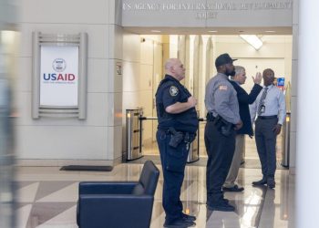 Trump aceptaría cerrar la Agencia de Ayuda al Desarrollo Internacional, según Musk