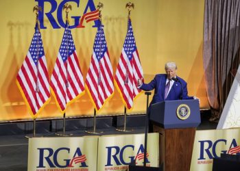 Trump negocia con China