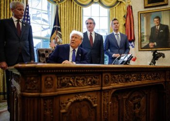 Trump planea nuevos aranceles contra la industria del automóvil para el 2 de abril