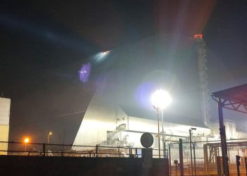 Ucrania asegura que un dron ruso alcanzó la estructura de protección de Chernóbil