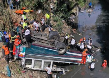 Un mexicano entre las víctimas de accidente de autobús en Guatemala