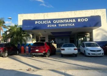 Extranjero muere en separos de la policía turística en Cancún