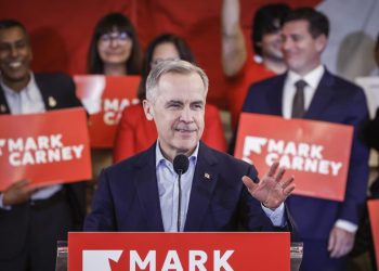 Carney critica la falta de autorización de seguridad de Poilievre ante informes de interferencia extranjera