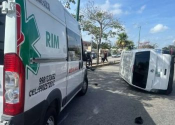 accidente en avenida Leona Vicario