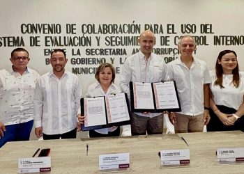 Firma convenio control interno Cancún